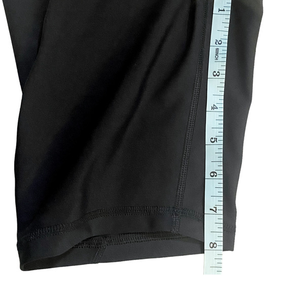 Old Navy Active Powersoft Black Shorts Pockets Womens Size XS - Picture 6 of 7